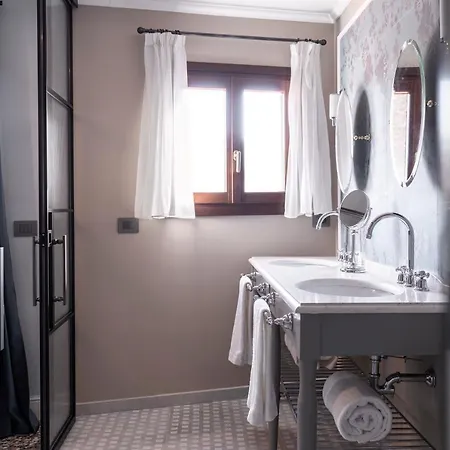 Be Mate Ponte Di Rialto Aparthotel Venice