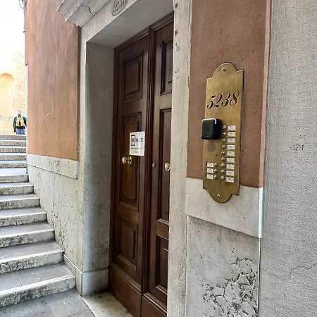 Be Mate Ponte Di Rialto Aparthotel 4*